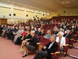 widownia -  uczestnicy i goście konferencji.