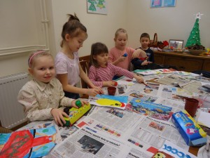 zajęcia plastyczne podczas ferii zimowych Dziecięcy Tygiel