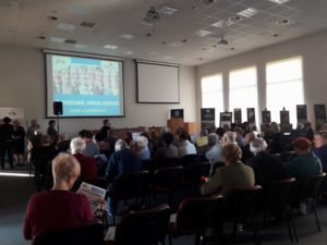 Zdjęcie uczestników Forum na sali konferencyjnej 