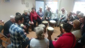 Seniorzy i djembe